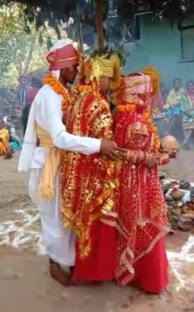आप सोच रहें होंगे कि घर पर पहले से मौजूद सुंदरी को हसीना की आमद से परेशानी होगी, लेकिन ऐसा नहीं हुआ. बल्कि प्यार की एक नई दुनिया आबाद हुई जिसके चर्चे हर जुबान पर है.