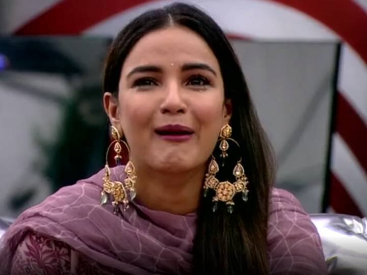 BB14: शो से एविक्ट हुईं जैस्मिन भसीन सोशल मीडिया पर कर रही हैं ट्रेंड, फैंस कर रहे वापस बुलाने की मांग BB 14: Jasmine Bhasin evicted from the show is trending on social media BB14: शो से एविक्ट हुईं जैस्मिन भसीन सोशल मीडिया पर कर रही हैं ट्रेंड, फैंस कर रहे वापस बुलाने की मांग