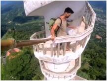 3567 फीट की ऊंचाई पर संकरी सीढ़ियों से गया यह शख्स, वीडियो वायरल