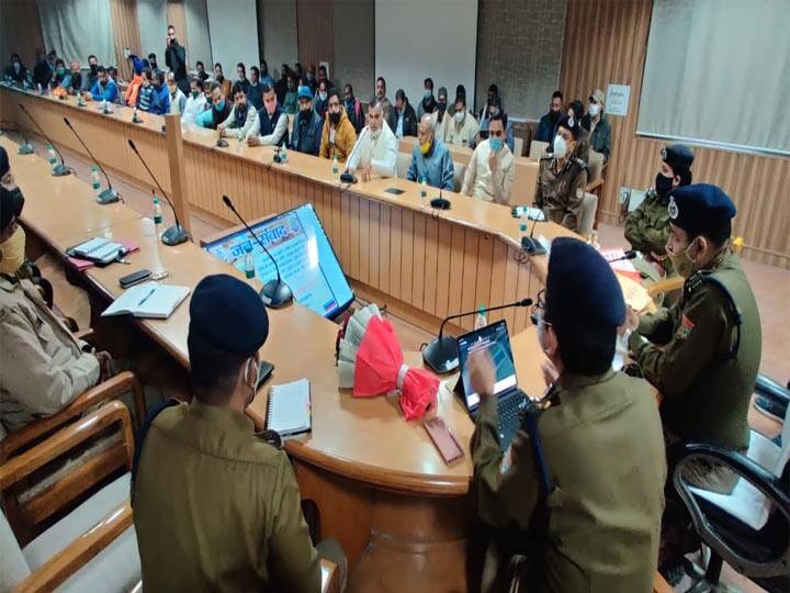 उत्तराखंड के डीजीपी का बड़ा बयान,कहा-कुंभ मेले में बिना रजिस्ट्रेशन के नहीं होगी श्रद्धालुओं की एंट्री Uttrakhand DGP big statement about Kumbh to be organize in Haridwar ann उत्तराखंड के डीजीपी का बड़ा बयान,कहा-कुंभ मेले में बिना रजिस्ट्रेशन के नहीं होगी श्रद्धालुओं की एंट्री