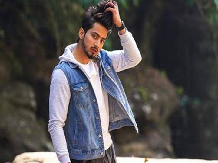 फैजल शेख को कौन नहीं जानता? उनको मिस्टर फैजू के नाम से जाना जाता है. फैजल शेख सोशल मीडिया पर अपने नए कंटेंट के लिए जाने जाते हैं. जल्द ही फैजल शेख एक्टिंग की दुनिया में कदम रखने वाले हैं. फैजल शेख 'बैंग बैंग' नाम की एक वेब सीरीज में जल्द ही नजर आएंगे. हाल ही में फैजल की वेब सीरीज 'बैंग बैंग' का ट्रेलर रिलीज हुआ है.