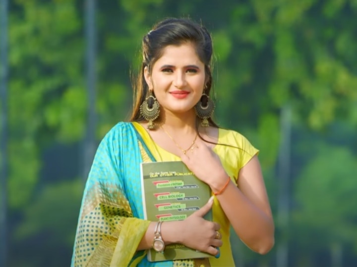 रोमांटिक सॉन्ग GirlFriend बना इंटरनेट सनसनी, वीडियो देखकर आप भी कहेंगे वाह Romantic Song GirlFriend Becomes Internet Sensation, Watching Video You Will Also Say Wow रोमांटिक सॉन्ग GirlFriend बना इंटरनेट सनसनी, वीडियो देखकर आप भी कहेंगे वाह