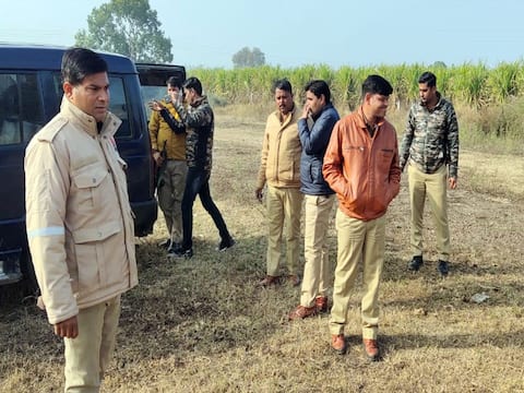 व्यापारियों से मांगी थी 15 लाख रुपए की रंगदारी, पुलिस ने मुठभेड़ के बाद 2 बदमाशों को किया गिरफ्तार व्यापारियों से मांगी थी 15 लाख रुपए की रंगदारी, पुलिस ने मुठभेड़ के बाद 2 बदमाशों को किया गिरफ्तार