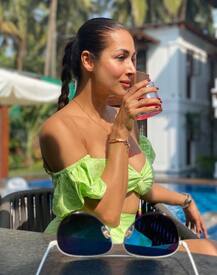 अर्जुन कपूर संग बिकिनी पहने पूल में उतर गई थीं मलाइका अरोड़ा, वैकेशन की याद में शेयर की एक और ऐसी तस्वीर