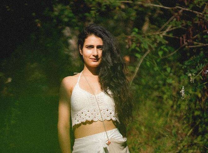 लूडो और सूरज पे मंगल भारी ओटीटी पर रिलीज़ हुई लेकिन यह फिल्में दंगल जैसा कमाल नहीं कर पाई इसलिए आज भी ज़्यादातर लोग 'दंगल गर्ल' के नाम से ही फातिमा सना शेख को पहचानते हैं. उनकी आने वाली फिल्म 'भूत पुलिस' जिसमें अभिनेता सैफ अली खान और अली फजल के साथ नजर आएंगी.