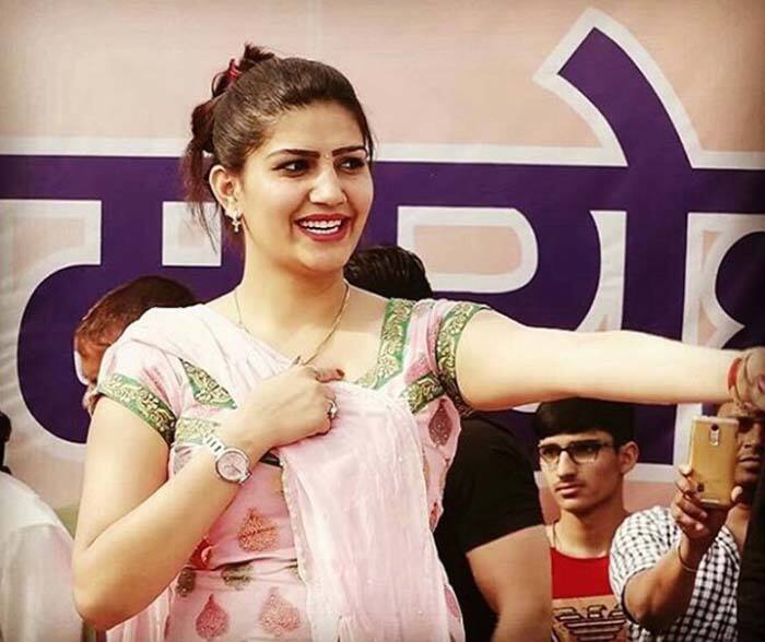 सपना मां भी बन चुकी हैं. अक्टूबर 2020 में उन्होंने बेटे को जन्म दिया था. सपना ने शादी की बात छुपाकर रखी थी इसलिए उनके मां बनने की खबर से फैन्स चौंक गए थे. (Photo Credit: Instagram)