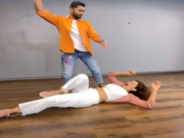Zaid Darbar impaired balance dancing with Gauahar Khan, Gauhar Khan falls on the ground, watch funny video Gauahar Khan के साथ डांस करते Zaid Darbar का बिगड़ा बैलेंस, जमीन पर गिरी गौहर खान