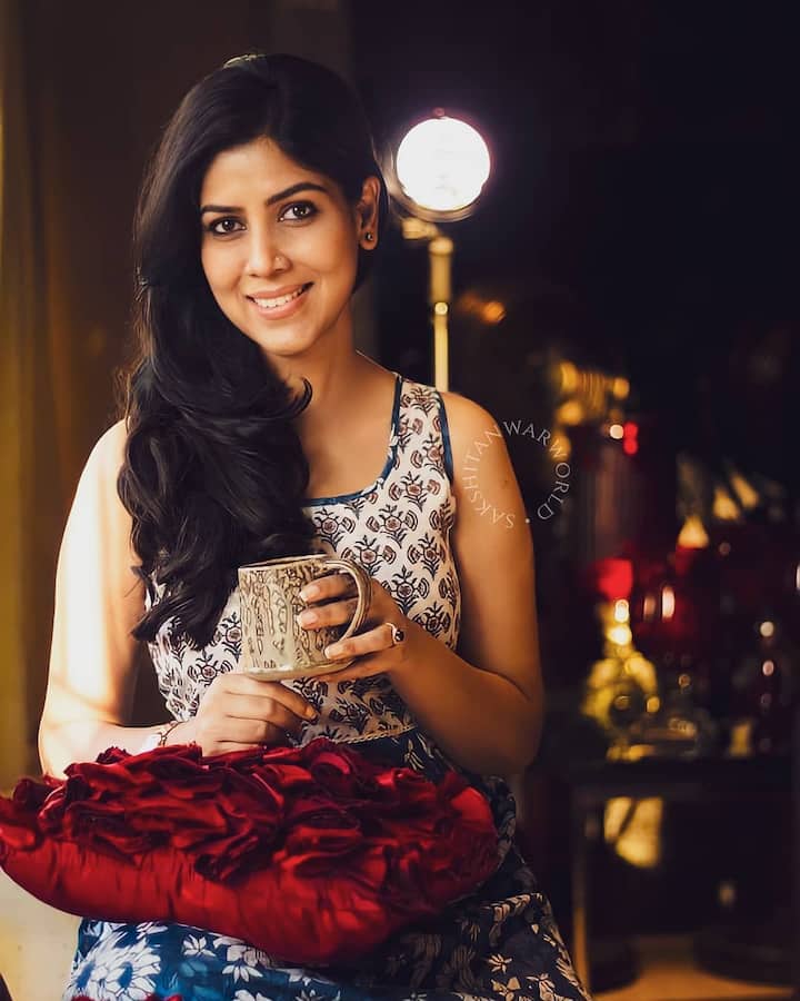 साक्षी तंवर 47 साल की हो चुकी हैं लेकिन अब तक उन्होंने शादी नहीं की है. हालांकि 2018 में उन्होंने एक प्यारी सी बेटी को गोद लिया है जिसका नाम है Dityaa Tanwar. जब उन्होंने नन्ही परी को गोद लिया तब वो केवल 9 महीने की थी और आज वो 2 साल की हो चुकी है.