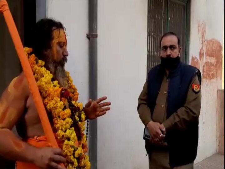 Police stopped Mahant Paramhans Das for fast in Ayodhya ann अनशन करने जा रहे महंत परमहंस दास को पुलिस ने रोका, प्रशासन को दिया ये अल्टीमेटम