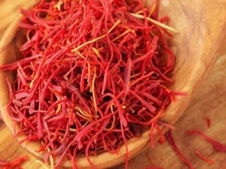 Health Tips: side effects Of Saffron Kesar For Skin And Health Harmful effects and danger of eating Health Tips: केसर स्वास्थ्य के लिये है लाभदायक, लेकिन जरूर जान लें इसके ये साइड इफेक्ट्स