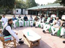 तेजस्वी यादव से पार्टी नेताओं को जनता से जुड़ने की मिली सीख, बैठक में तय हुई ये रणनीति