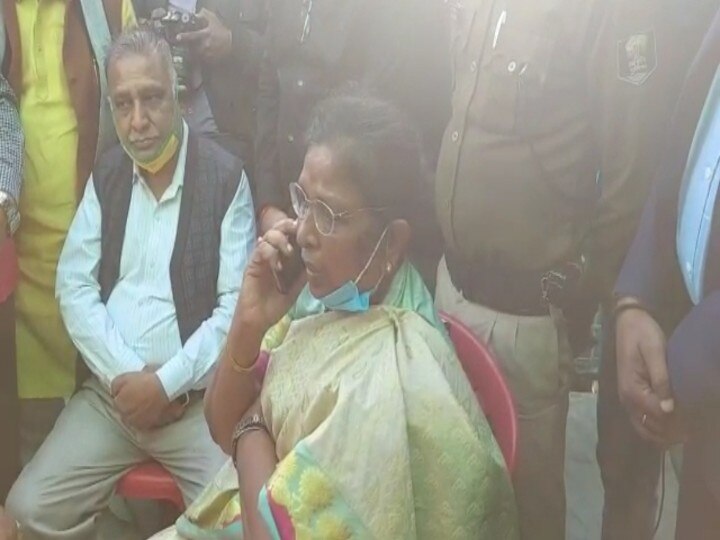 Bihar: Deputy CM Renu Devi called SSP, asked- how much more you people will defame us? ann बिहार: डिप्टी CM रेणु देवी ने SSP को लगाया फोन, पूछा- हम लोगों की और कितनी बदनामी कराएंगे?