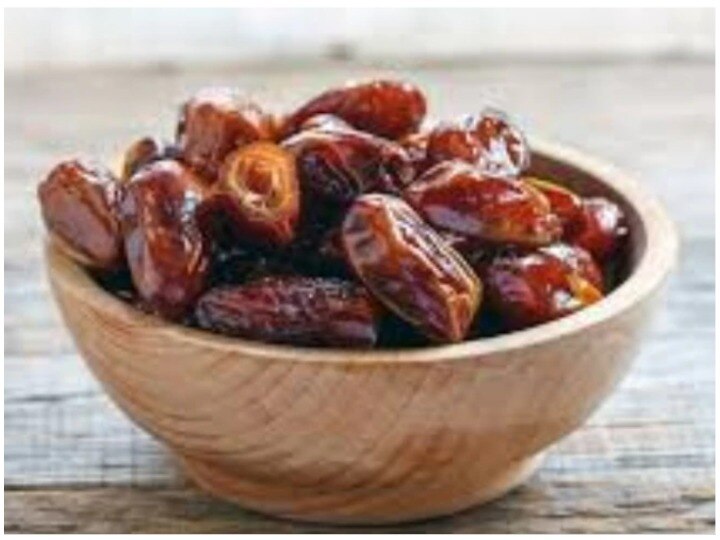 Dates use benefits for health, this time you should consume to keep yourself fresh throuoght the day दिन की बेहतर शुरुआत करने के लिए खजूर को इस वक्त खाएं, मिलता है ज्यादा फायदा