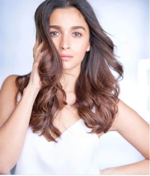 आलिया भट्ट की किटी में कई फिल्में हैं जिनमें ब्रह्मास्त्र भी शामिल है जो जल्द ही रिलीज़ होने वाली है. इस फिल्म में आलिया, रणबीर कपूर और अमिताभ बच्चन के साथ स्क्रीन शेयर करेंगी. इसके अलावा, वह गंगूबाई काठियावाड़ी और आरआरआर में दिखाई देंगी, जो एक तेलुगु फिल्म है.