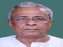 बंगाल: शुभेंदु अधिकारी के पिता ने बीजेपी में जाने का दिया संकेत, कहा- 'राजनीति में कुछ भी असंभव नहीं'