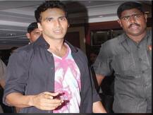 बॉलीवुड का सबसे महंगा बॉडीगार्ड रखते हैं अक्षय कुमार, देते हैं करोड़ो में सैलरी