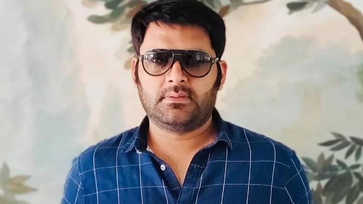 कपिल शर्मा : एक्टर कपिल शर्मा का करियर तो शराब के नशे के चलते बर्बाद होते-होते बच गया था. शराब के नशे में आकर कपिल शर्मा ने सुनील ग्रोवर से लड़ाई तक कर ली थी. इसके बाद ना सिर्फ कपिल का शो बंद हो गया था बल्कि वह डिप्रेशन तक में चले गए थे. हालांकि, समय रहते कपिल ने इस आदत पर लगाम लगाई और तब कहीं जाकर उनके करियर की गाड़ी पटरी पर आ सकी थी. 