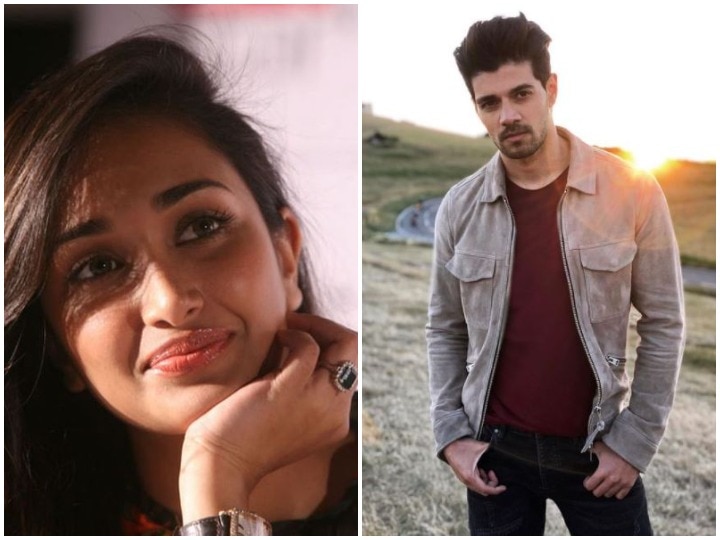 Khaskhabar/बीबीसी (bbc) ने एक्ट्रेस पर डॉक्यूसीरीज 'डेथ इन बॉलीवुड' (death in bollywood) बनाई.काफी कम उम्र में बॉलीवुड में एंट्री करने वाली जिया खान (jiah khan) की मौत को पूरे 7 साल हो चुके हैं लेकिन आज भी उनकी मौत रहस्यमय है। साल 2013, 3 जून को को जुहू स्थित अपने घर में मृत पाईं गईं थीं। जिया का शव