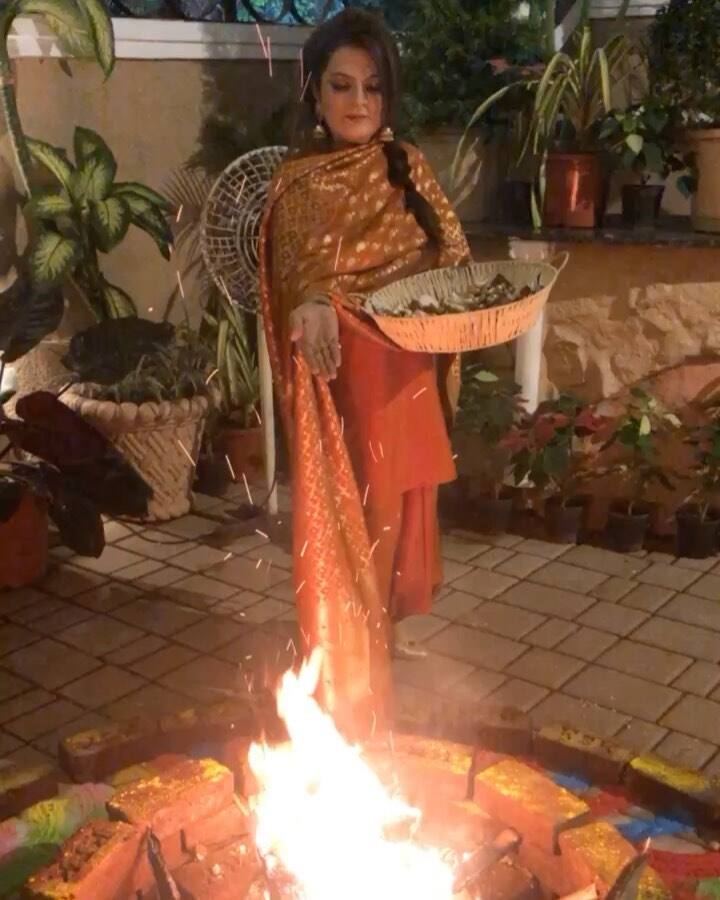 एक्ट्रीस शीबा आकाशदीप ने भी सोशल मीडिया पर अपने फैंस को लोहड़ी की बधाई दी. उन्होंने एक वीडियो भी शेयर किया है. 