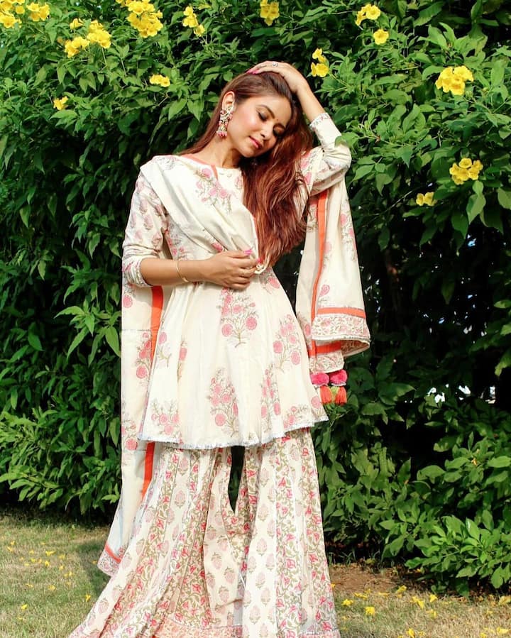 एक्ट्रेस विन्नी अरोड़ा धूपर ने भी फैंस को लोहड़ी की शुभकामनाएं दी. विन्नी ने अपनी एक तस्वीर शेयर करते हुए लिखा,