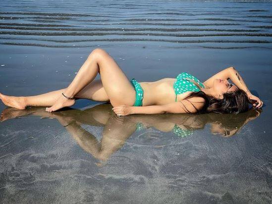 नेहा के बारे में एक बात जो अकसर कही जाती है वो ये कि उनका रवैया बिल्कुल बेबाक है. जो उनके फैंस को बेहद पसंद आता हैं. 