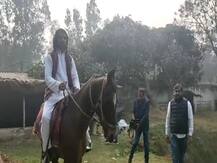 मकर संक्रांति पर घुड़सवारी करते दिखे तेज प्रताप, लालू यादव के अंदाज में गरीबों को खिलाया दही-चूड़ा