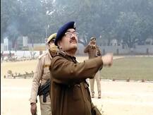 सुल्तानपुर: मकर संक्रांति पर पुलिस लाईन में पतंगबाजी, खुद पुलिस कप्तान ने पतंग उड़ाकर लड़ाये पेंच