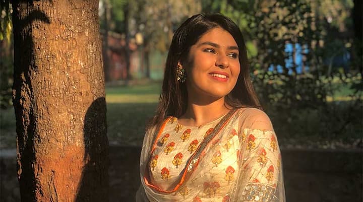 निधि ने भले ही शो को छोड़ दिया हो लेकिन उनके फैंस आज भी उन्हें उतना ही पसंद करते हैं. और सोशल मीडिया के जरिए उनपर जमकर प्यार लुटाते हैं
