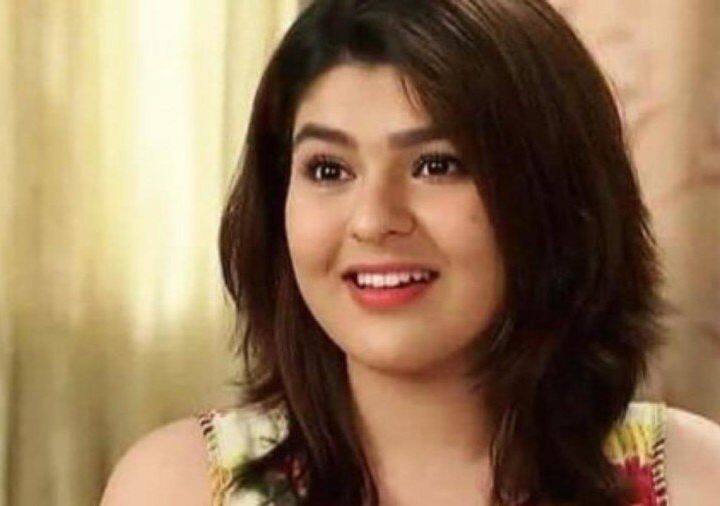 निधि भानुशाली(सोनू) - झील मेहता के बाद सोनू के किरदार के लिए एंट्री हुई निधि भानुशाली की जो इस शो में माधवी और भिड़े की बेटी के रोल में नज़र आई. लेकिन उन्होंने भी कुछ सालों के बाद शो छोड़ दिया. फिलहाल ये रोल पलक सिधवानी निभा रही हैं. (Photo Credit - Instagram)