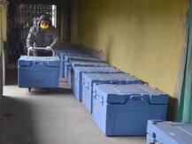 पहले चरण में किस तरह 30 करोड़ लोगों को वैक्सीन दी जाएगी? यहां जान लीजिए ऑपरेशनल गाइडलाइंस