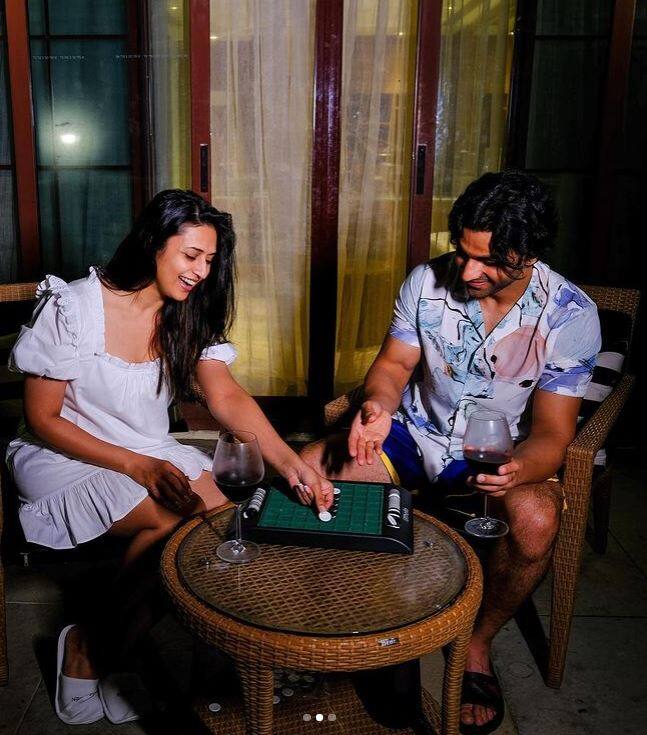  उन्होंने 'कोल्ड लस्सी और चिकन मसाला' के साथ वेब शो के क्षेत्र में भी कदम रखा है. 