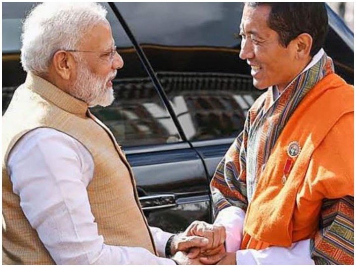 Bhutan Prime Minister congratulates PM Modi for starting of covid 19 vaccination says this कोविड-19 टीकाकरण: भूटान के प्रधानमंत्री ने पीएम मोदी को दी बधाई, बोले- उम्मीद है सभी दर्द खत्म हो जाएंगे