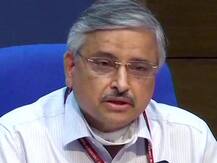 Coronavirus: AIIMS डायरेक्टर से जानिए- क्यों सभी लोगों को एक साथ वैक्सीन नहीं दी जा सकती?