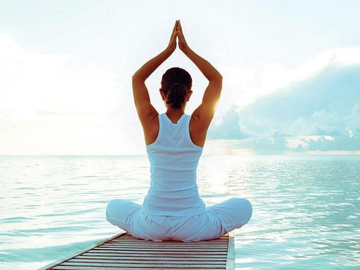 Control your cholesterol with these 6 asanas of yoga बढ़ते कोलेस्ट्रॉल  से हैं परेशान, ये योगासन साबित हो सकते हैं कारगर