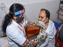 45 साल से ऊपर के लोगों के वैक्सीनेशन अभियान के पहले दिन 20 लाख से ज्यादा लोगों ने लगवाया टीका