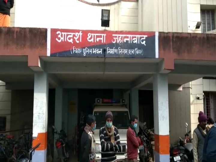 This police station of Bihar has made a record of negligence, pending 1500 cases, the dossier has not been written for years ann बिहार: इस थाने ने लापरवाही का बनाया रिकॉर्ड, पेंडिंग हैं 1500 केस, सालों से नहीं लिखा गया है डोजियर