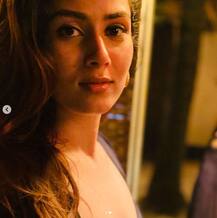 In Pics: वैकेशन पर बंद कमरे में शाहिद कपूर ने किया पत्नी मीरा का बिकिनी फोटोशूट, तस्वीरें वायरल