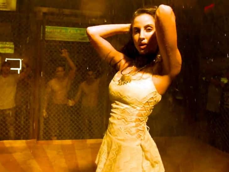 पैरों से निकल रहा था खून लेकिन तब भी हाई हील पहनकर Nora Fatehi ने किया डांस, लगा दी पानी में आग