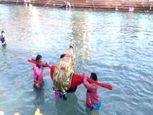 पवित्र गंगा स्नान के लिये हरिद्वार पहुंची देव डोलियां, श्रद्धालुओं में दिखा भारी उत्साह
