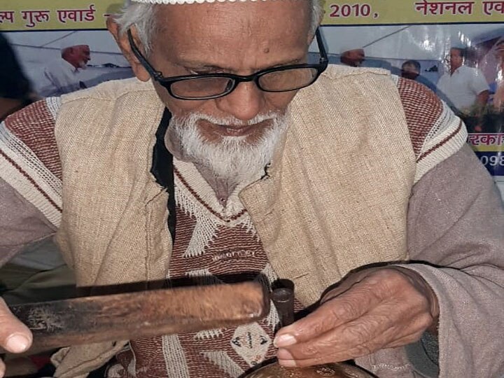 80 year old Mobin Hussain receives pension from Government of India his artwork is unmatched ann 80 साल के मोबीन हुसैन को भारत सरकार की तरफ से मिलती है पेंशन, बेमिसाल है इनका काम