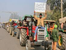 Farmers Protest: सुप्रीम कोर्ट ने कहा- ट्रैक्टर मार्च पर फैसला पुलिस करे, कमेटी पर उठ रहे सवालों पर जताई नाराजगी