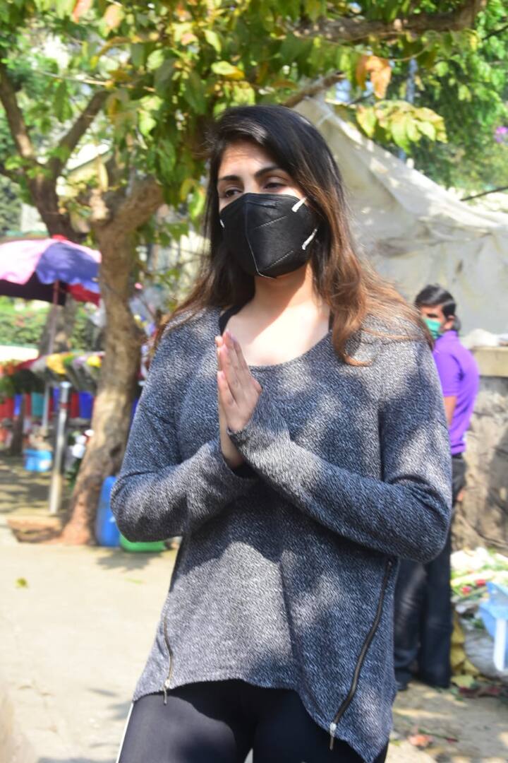 इसके बाद सुशांत की मौत के तार ड्रग्स से जुड़े. इसी मामले में एनसीबी ने रिया को गिरफ्तार किया था. रिया अभी बेल पर बाहर हैं.