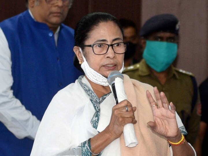 west bengal 2021 mamta banerjee engaged in boosting the morale of the booth workers BJP also increased the work at the booth level ann बूथकर्मियों का मनोबल बढ़ाने में जुटीं सीएम ममता, बीजेपी ने भी बढ़ाया बूथस्तर पर कामकाज