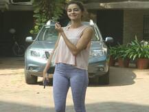 Vaani Kapoor संग अपने जिम ऑउटफिट में स्पॉट हुईं Ananya Pandey, देखें Exclusive Photos