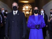 कमला हैरिस ने ली उपराष्ट्रपति पद की शपथ, अमेरिका की पहली महिला वाइस प्रेसिडेंट बनीं