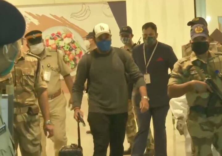 टीम इंडिया ने बॉर्डर-गावस्कर ट्राफी दो-एक से जीत कर ट्रॉफी अपने पास बरकरार रखी. विषम परिस्थियों में टीम इंडिया की इस जीत ने सभी देशवासियों का सिर गर्व से ऊंचा कर दिया. प्रधानमंत्री नरेंद्र मोदी और राष्ट्रपति रामनाथ कोविंद ने भी टीम इंडिया को इस ऐतिहासिक जीते के लिए बधाई दी.