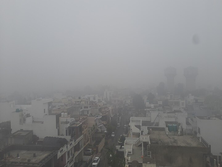 Jammu Temperature down due to dense fog problems in monitoring the border ANN जम्मूः लगातार लुढ़क रहा है पारा, घने कोहरे के कारण बॉर्डर पर जवानों को निगरानी करने में हो रही हैं दिक्कतें