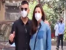 Anushka Sharma और Virat Kohli घर के बाहर हुए स्पॉट, फैन्स बोले- पहले से भी ज्यादा दिखा नूर