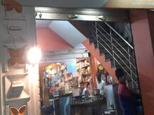 मुफ्त में पानी की बोतल नहीं देने पर बदमाशों ने की दुकानदार की पिटाई, होटल में की तोड़फोड़