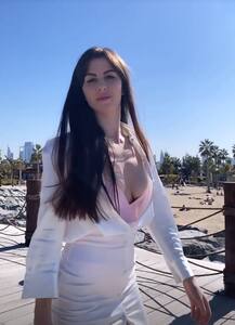 In Pics: कभी हाई स्लिट तो कभी डीप नेक में क्लीवेज फ्लॉन्ट करती दिखीं अरबाज खान की गर्लफ्रेंड, देखिए सिजलिंग तस्वीरें